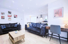 Shaw Heath Cottage - Charming Holiday Home In the Heart of Stockport